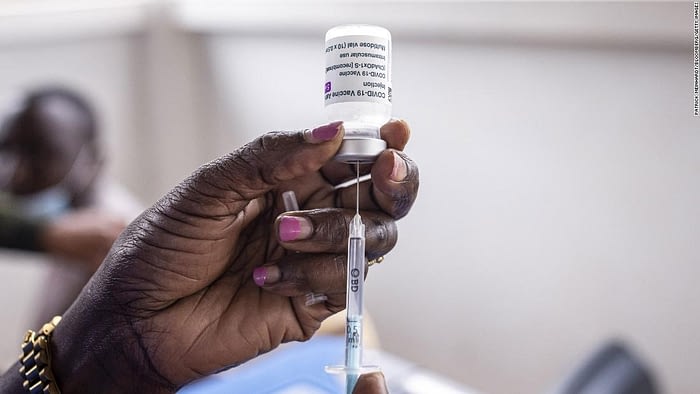 Kenya Covid-19 vaccine mandate draws praise and criticism - CNN